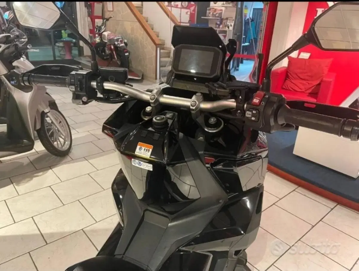 Honda X-ADV 750 DCT Travel (2021 - 24) (8)