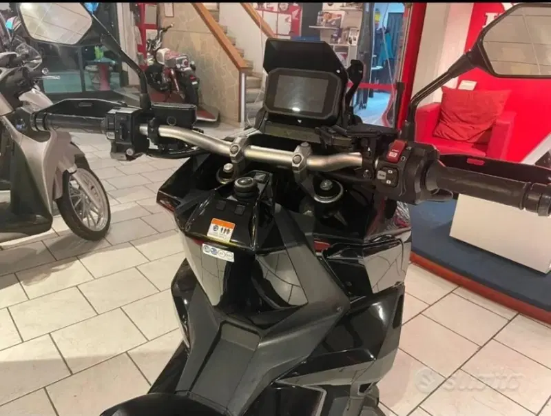 Honda X-ADV 750 DCT Travel (2021 - 24) (8)