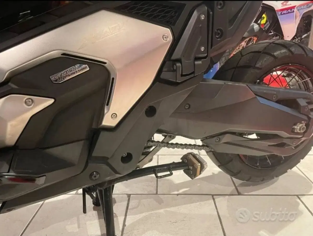 Honda X-ADV 750 DCT Travel (2021 - 24) (7)