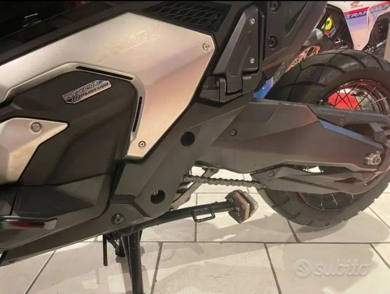 Honda X-ADV 750 DCT Travel (2021 - 24) (7)