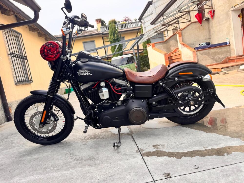 Harley-Davidson 1690 Street Bob (2017) - FXDB