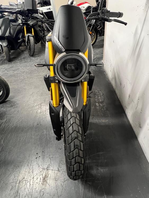 Moto Morini SEIEMMEZZO SCR (2022 - 25) (3)