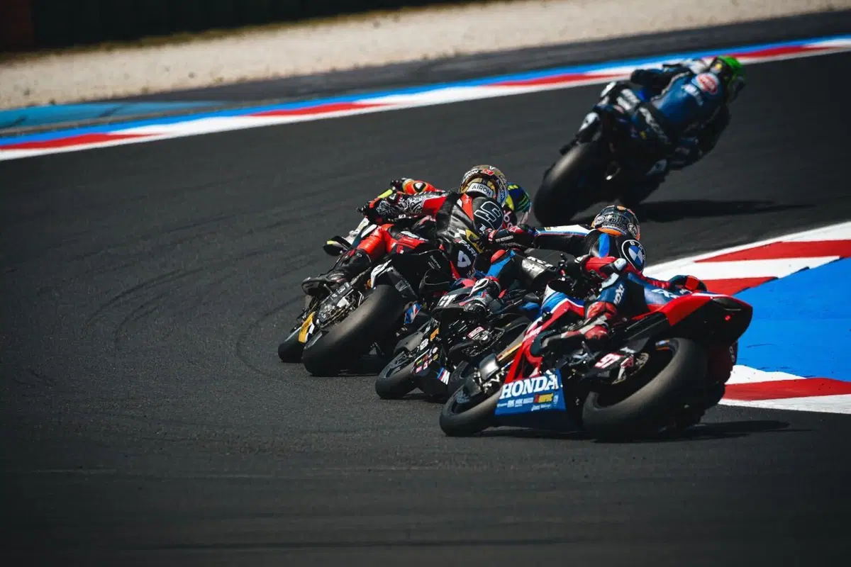 SBK 2025. GP d’Italia a Misano. Bulega: “Bassani non è venuto a chiedermi scusa e mi dispiace molto” (13)