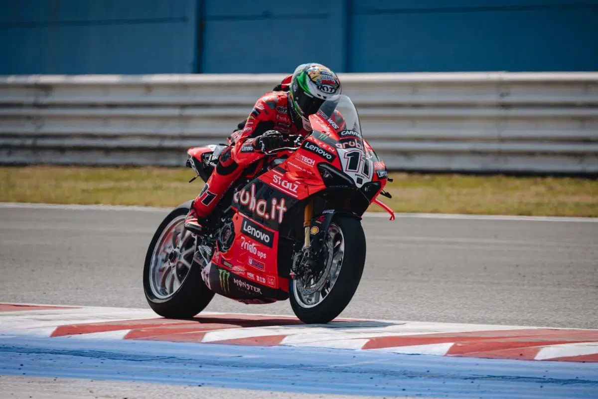 SBK 2025. GP d’Italia a Misano. Bulega: “Bassani non è venuto a chiedermi scusa e mi dispiace molto” (22)