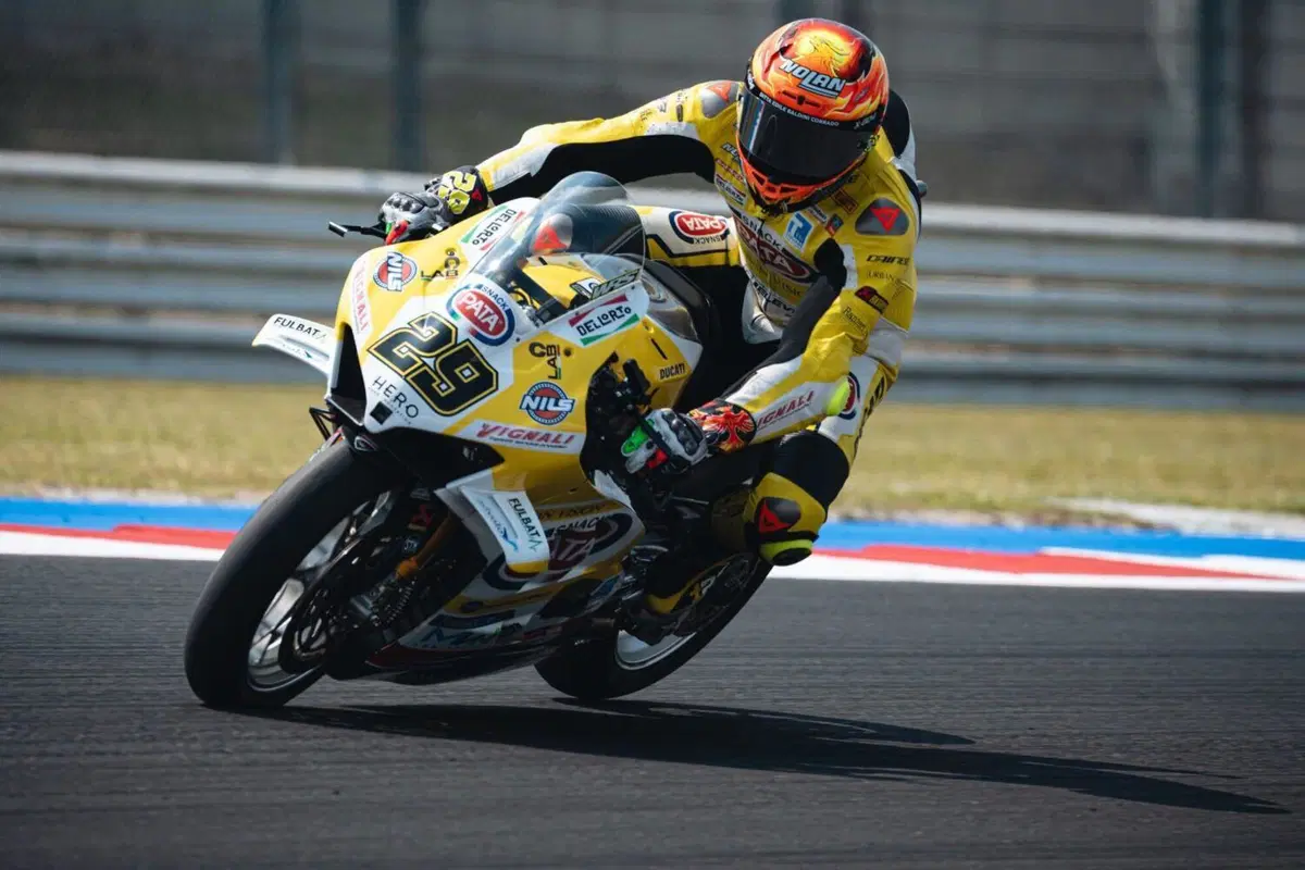 SBK 2025. GP d’Italia a Misano. Bulega: “Bassani non è venuto a chiedermi scusa e mi dispiace molto” (39)