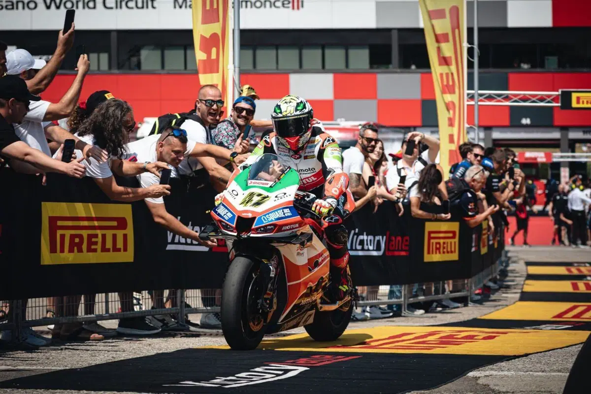 SBK 2025. GP d’Italia a Misano. Bautista: “Sarebbe stato inutile seguire Bulega quando mi ha sorpassato” (4)