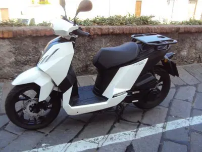 Peugeot Tweet 125i Cargo (2022 - 25) usata