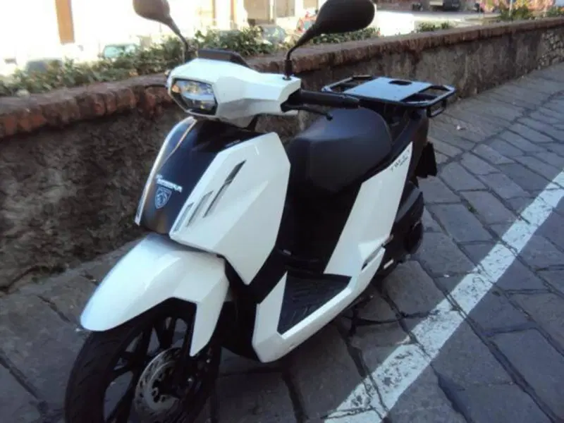 Peugeot Tweet 125i Cargo (2022 - 25) (2)