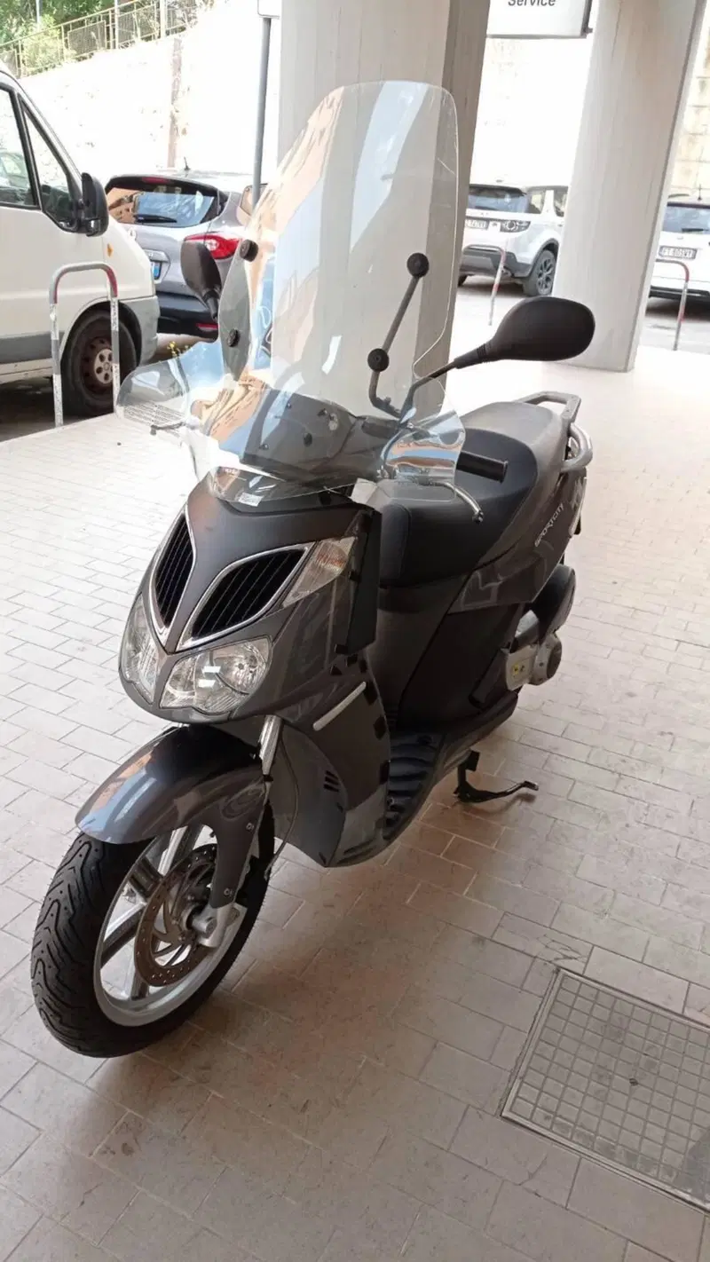 Aprilia Sportcity 125 (2)