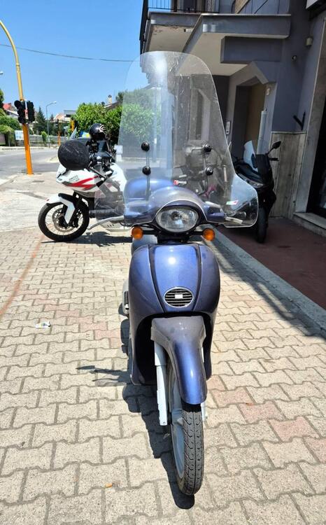 Aprilia Scarabeo 100 (1999 - 02) (2)