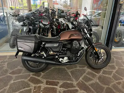 Moto Guzzi V7 III Stone (2017 - 20) usata