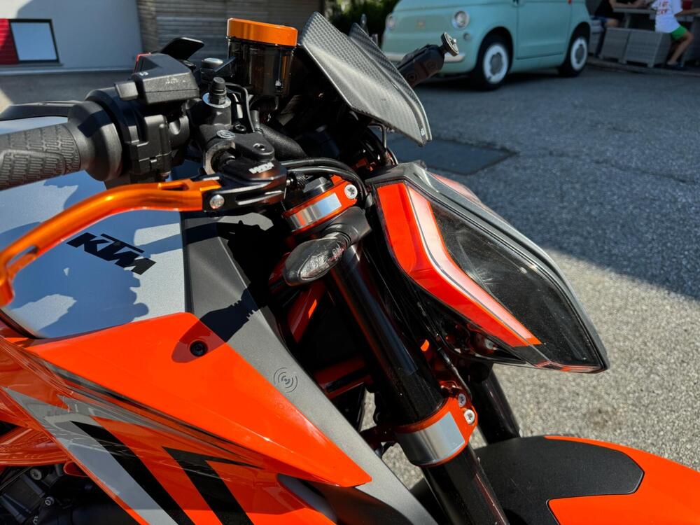 KTM 1290 Super Duke R (2022 - 23) (4)