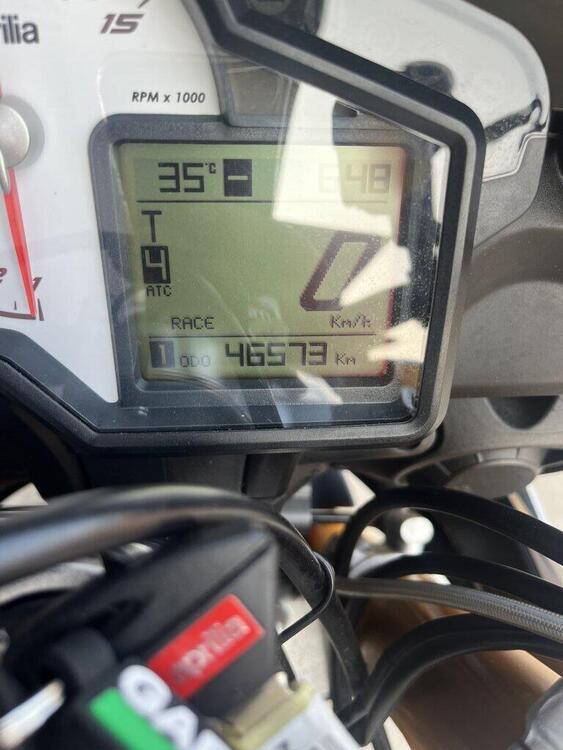 Aprilia Tuono V4 Factory (2015 - 17) (4)