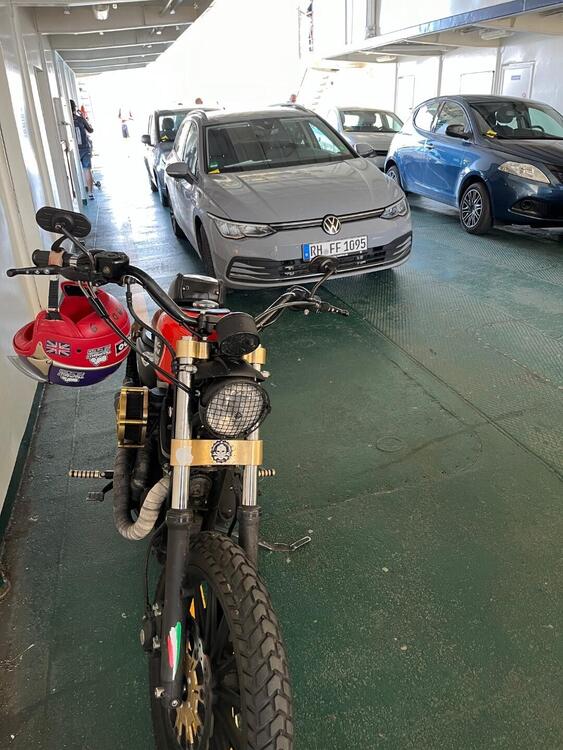 Harley-Davidson 883 R (2006 - 07) - XL 883R