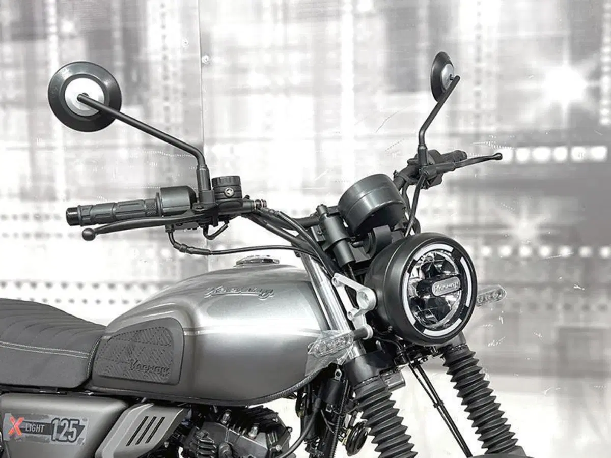 Keeway Motor X-Light 125 (2023 - 26) (4)