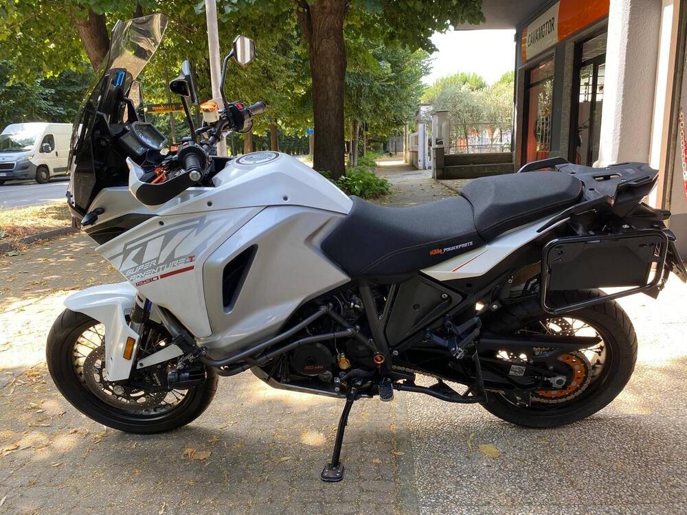 KTM 1290 Super Adventure T (2017) (2)