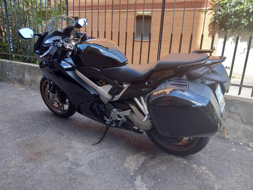 Honda VFR 800 F (2014 - 16) (2)