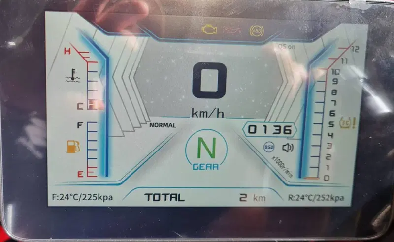 QJ Motor SRT 900 SX (2025 - 26) (6)