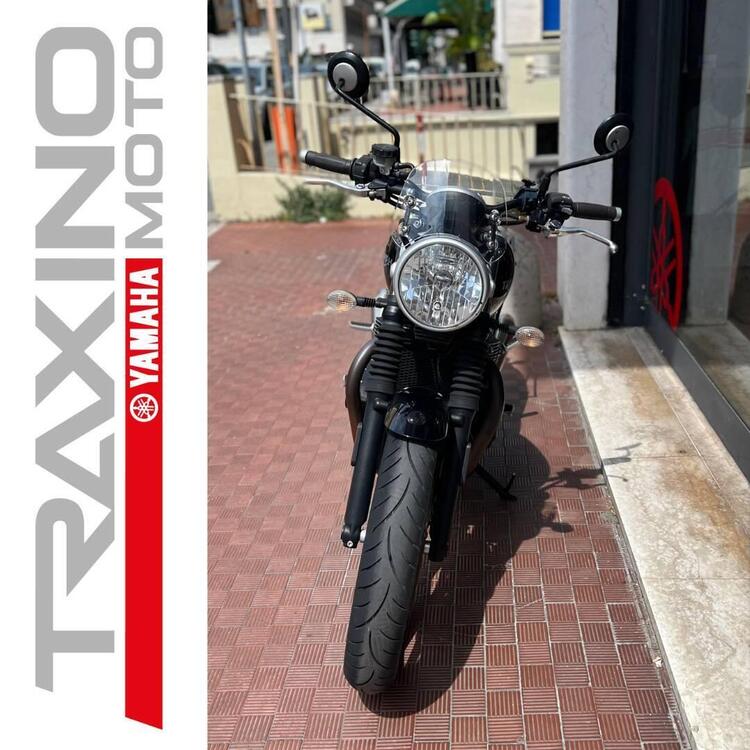 Triumph Street Twin 900 (2016) (2)