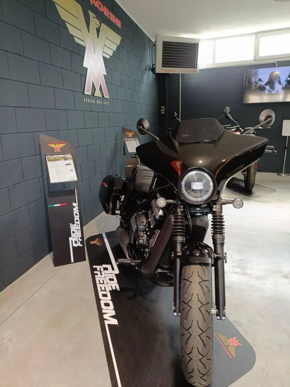 Moto Morini Calibro Bagger (2024 - 26) (3)