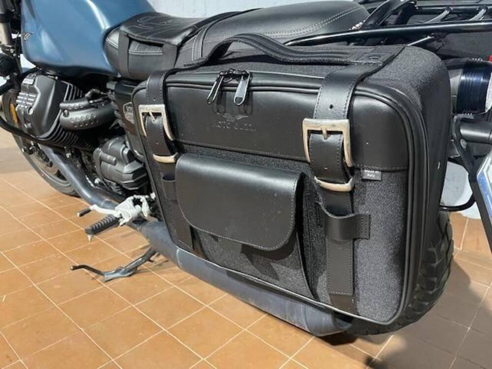 Moto Guzzi V7 III Stone (2017 - 20) (4)