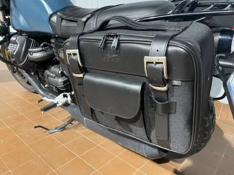 Moto Guzzi V7 III Stone (2017 - 20) (4)