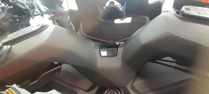 Kymco Xciting VS 400i (2023 - 26) (4)