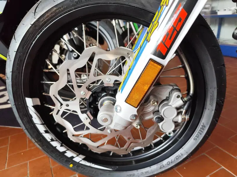 Valenti Racing SM 125 Z (2023 - 26) (4)