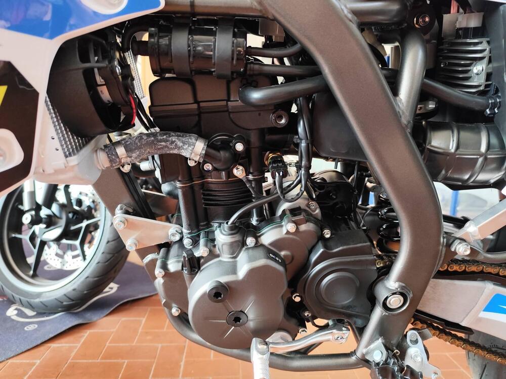 Valenti Racing SM 125 Z (2023 - 25) (5)