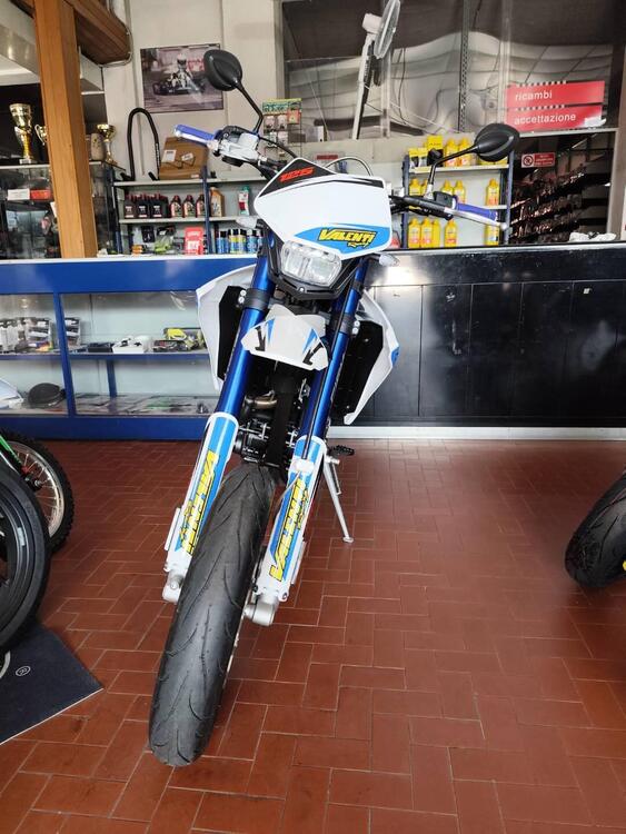 Valenti Racing SM 125 Z (2023 - 25) (3)