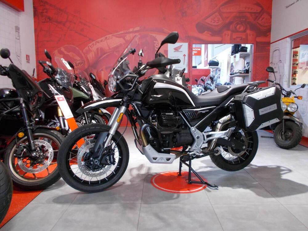 Moto Guzzi V85 TT Guardia d'Onore (2022 - 23)