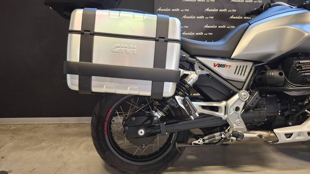 Moto Guzzi V85 TT (2019 - 20) (3)
