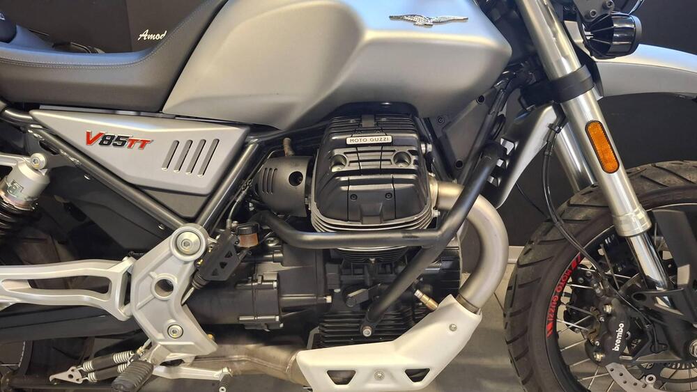 Moto Guzzi V85 TT (2019 - 20) (4)