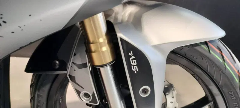 QJ Motor SRK 125 R (2025 - 26) (7)