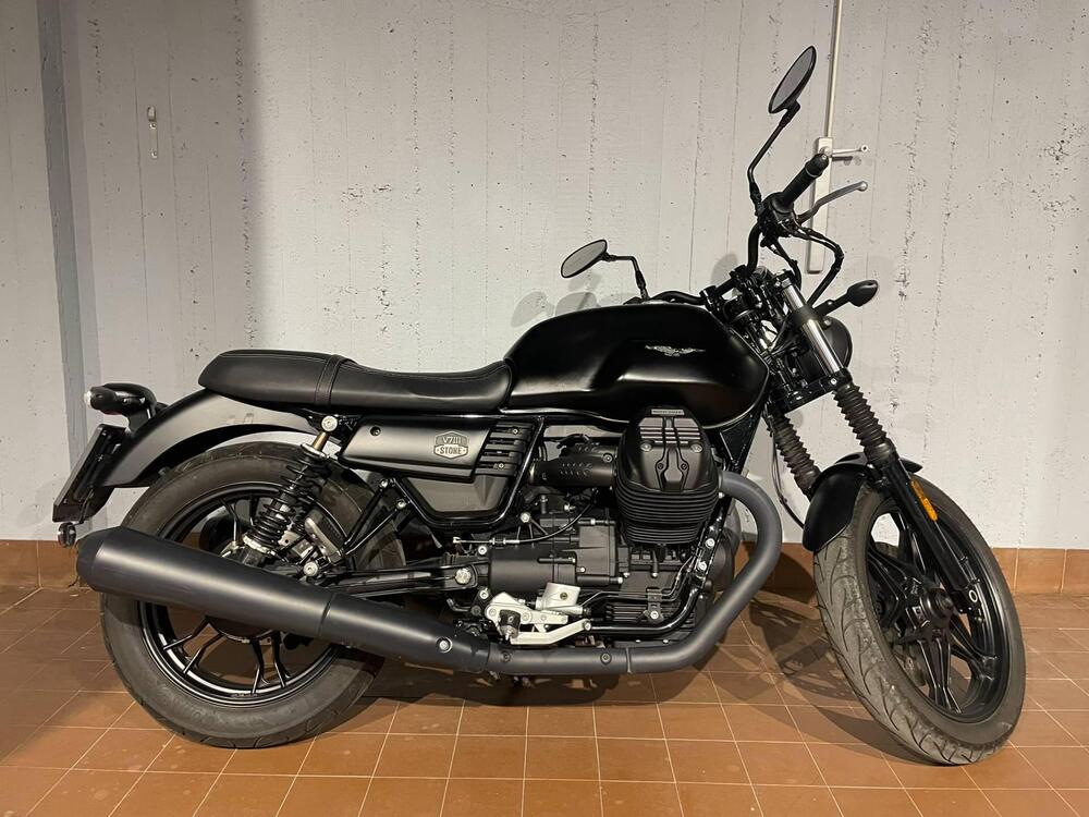 Moto Guzzi V7 III Stone (2017 - 20)