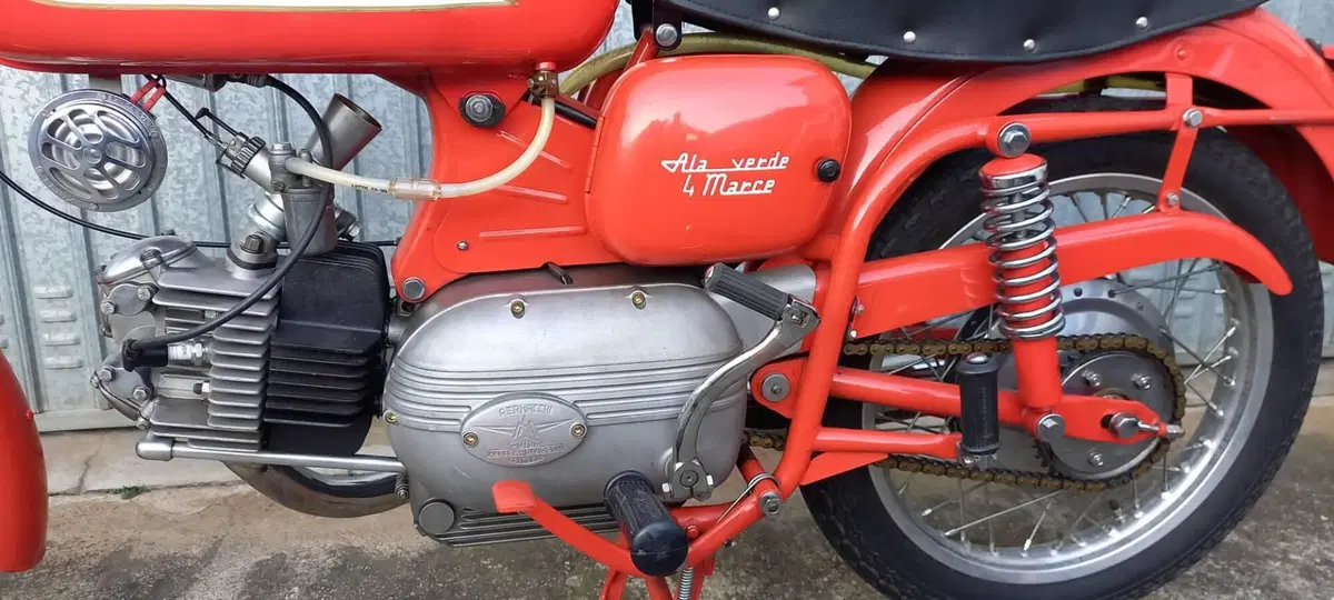 Aermacchi Harley-Davidson ALA VERDE 4 M (8)