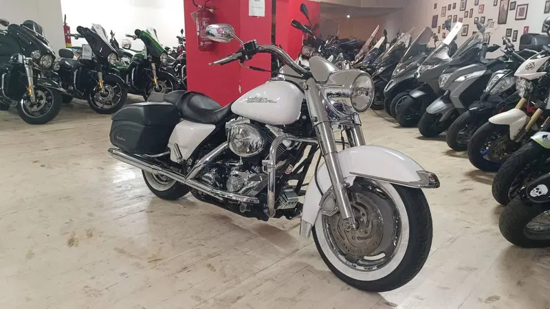 Harley-Davidson 1450 Road King Custom (2005 - 06) - FLHRS (2)