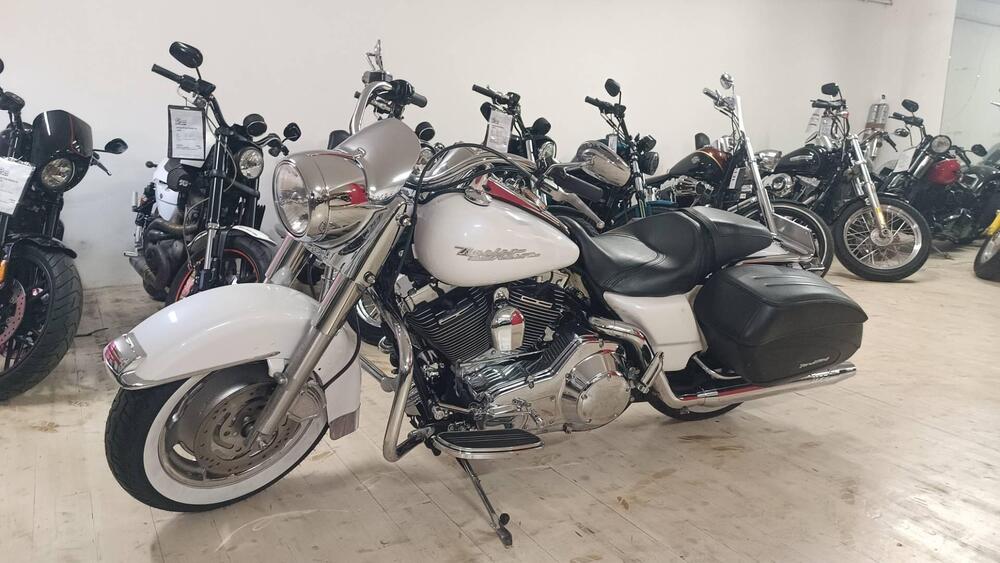 Harley-Davidson 1450 Road King Custom (2005 - 06) - FLHRS (3)