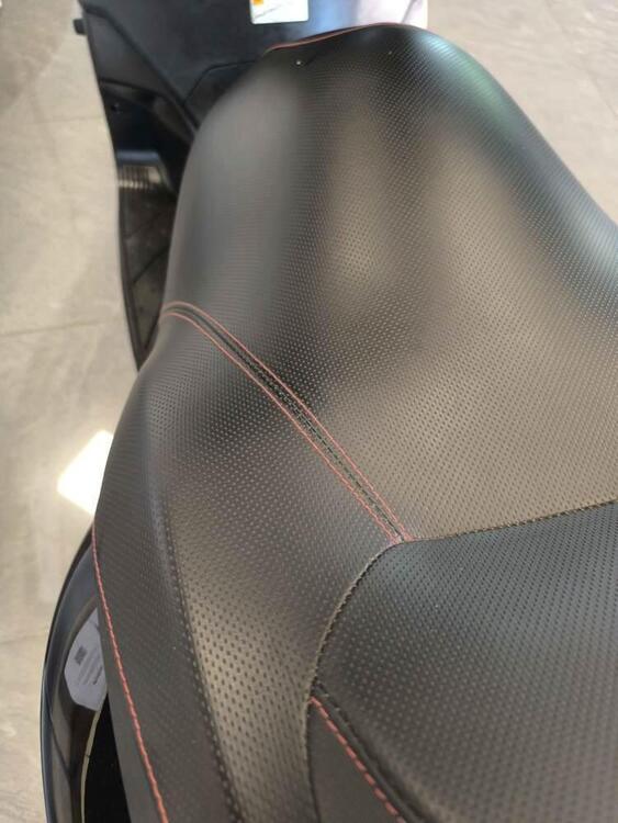 Yamaha X-Max 250 (2007 - 09) (4)