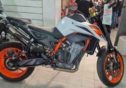 KTM 890 Duke R (2021) usata