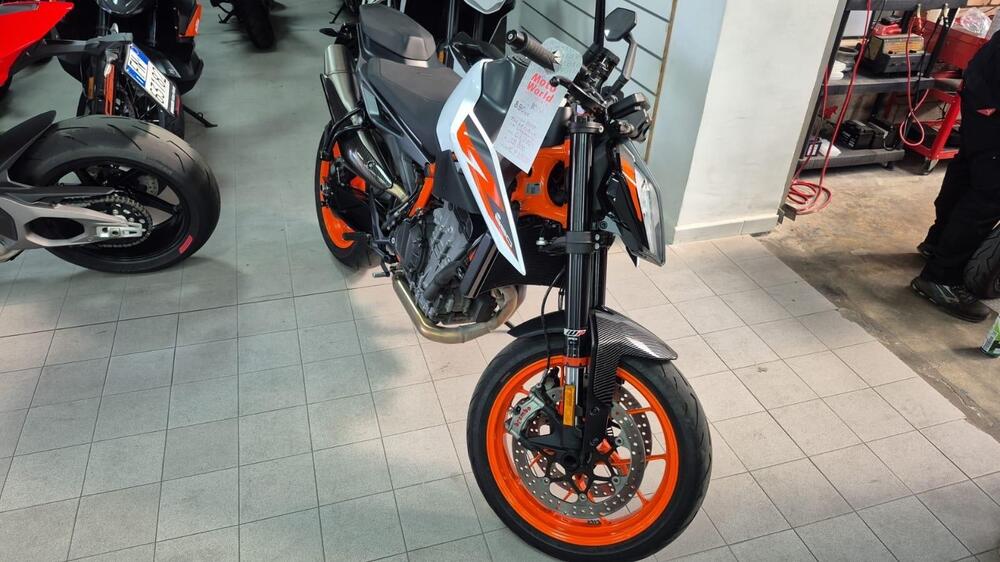 KTM 890 Duke R (2021) (2)
