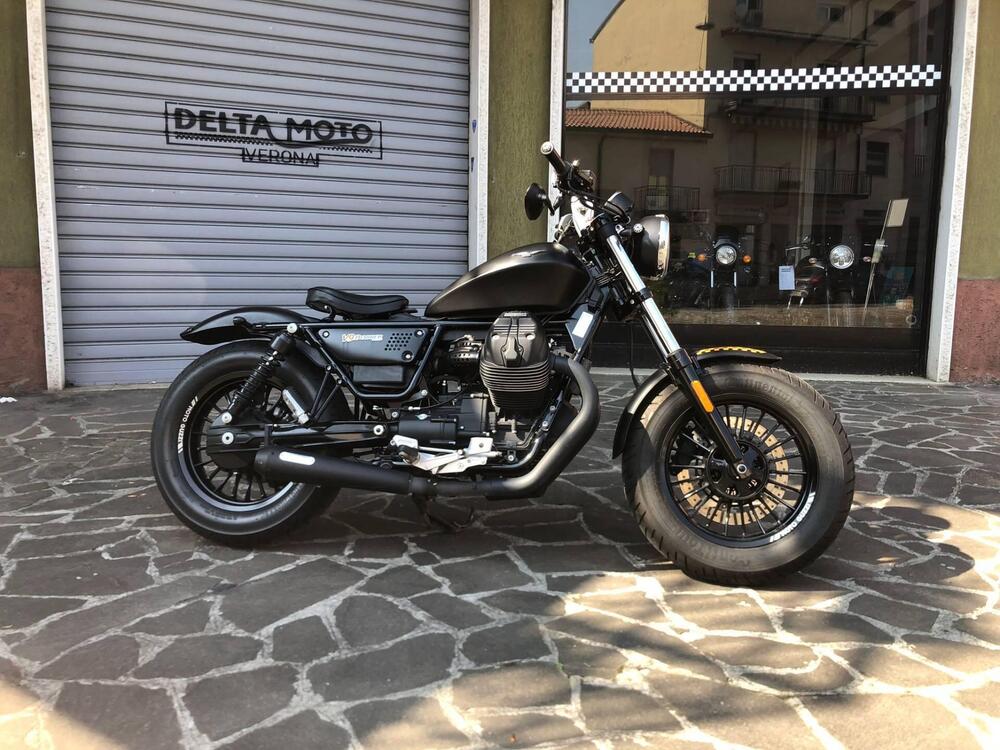 Moto Guzzi V9 Bobber (2016 - 18) (3)