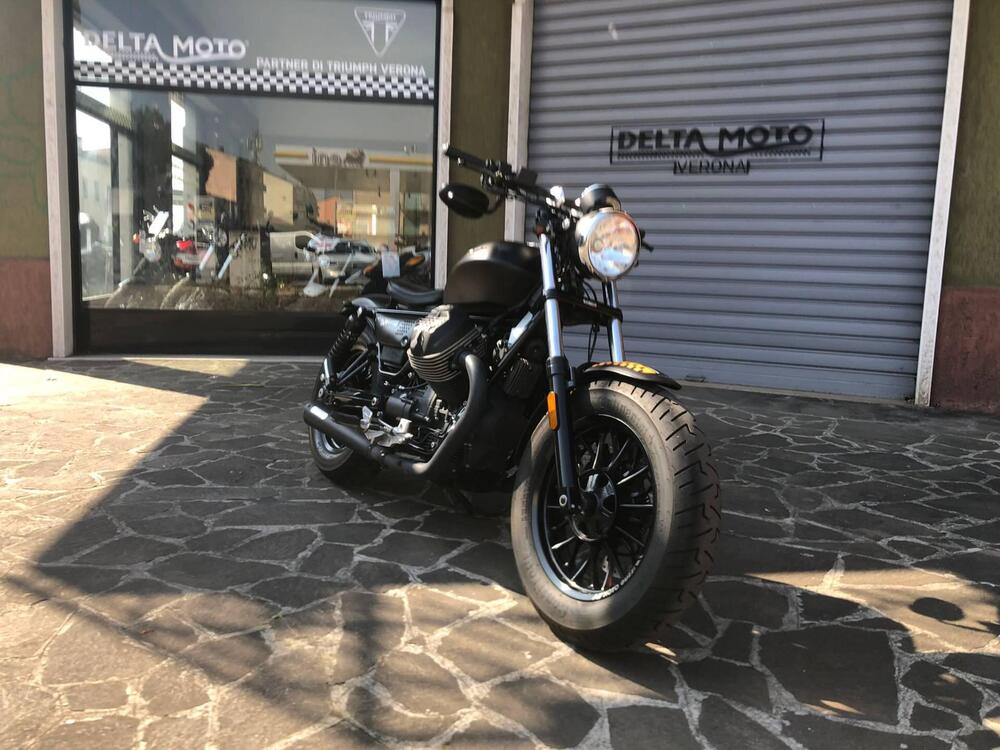 Moto Guzzi V9 Bobber (2016 - 18) (2)