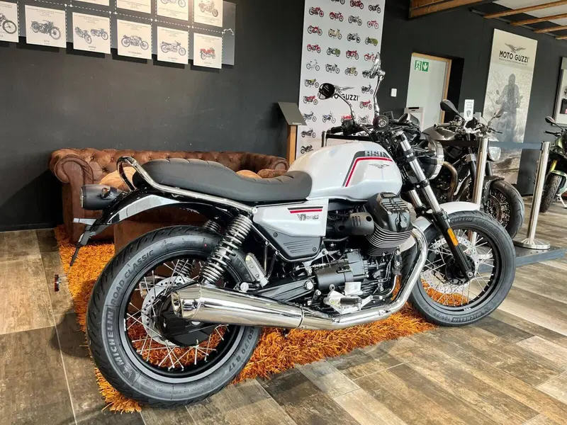 Moto Guzzi V7 Special (2025 - 26) (4)