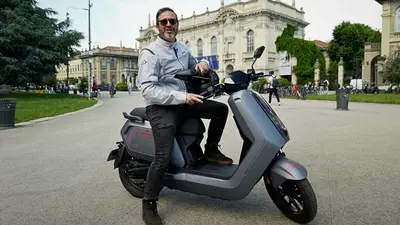 PROVA NIU NQiX 500: 4.500 euro, oltre 100 km/h e tecnologia premium per l'elettrico tutto fare