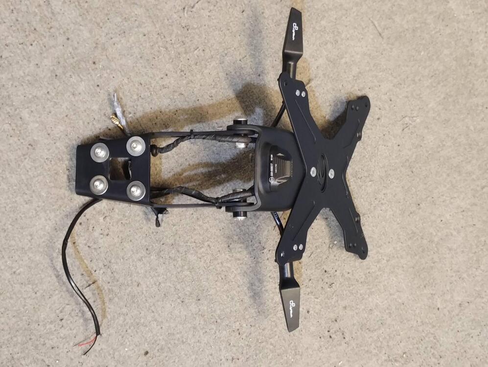 Portatarga Evotech Kawasaki Ninja ZX-4RR 2024 + Fr (5)