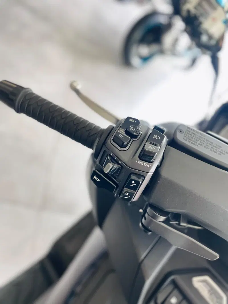 Kymco AK 575 Premium (2025 - 26) (8)