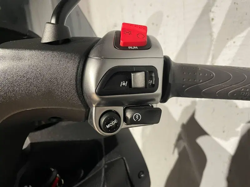 Piaggio MP3 400 Sport ABS Hpe (2021 - 22) (4)