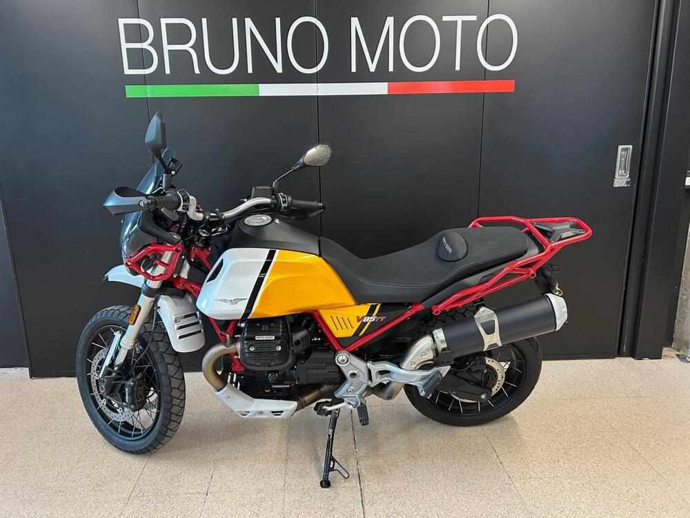 Moto Guzzi V85 TT (2021 - 23) (2)
