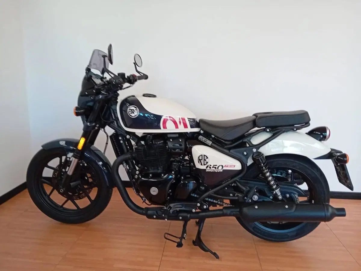 Royal Enfield Shotgun 650 (2024 - 26) (2)